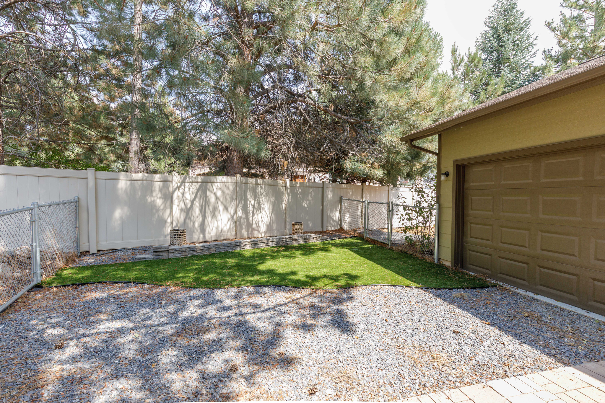 4573 E FULLER DR