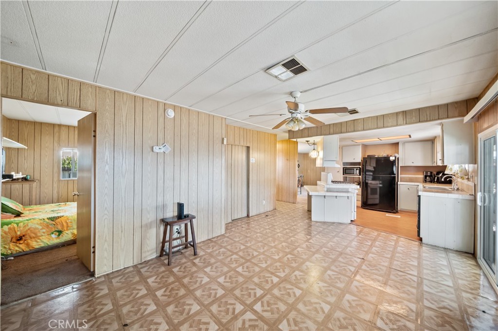 725 W Thornton Avenue 35