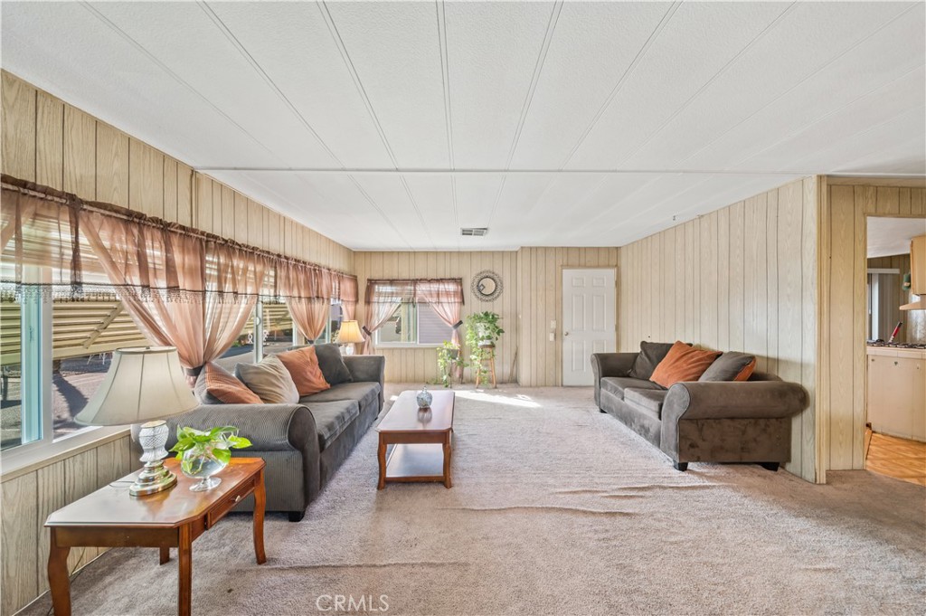 725 W Thornton Avenue 35