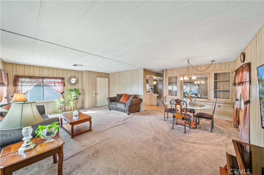 725 W Thornton Avenue 35