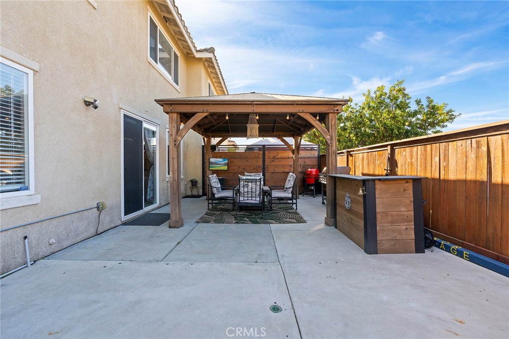 1739 Long Ridge Street