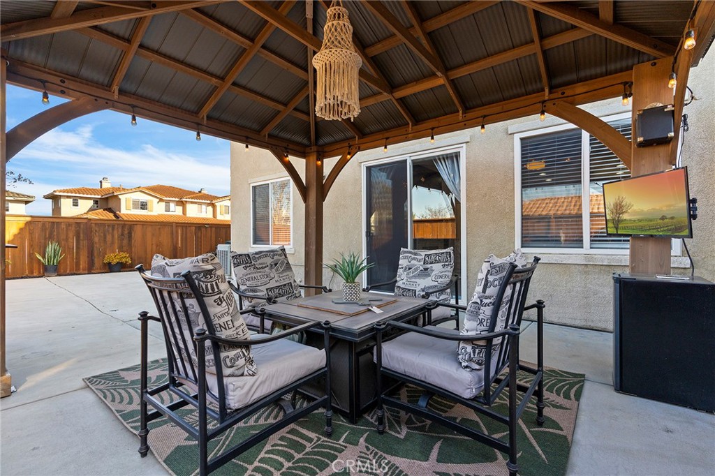 1739 Long Ridge Street