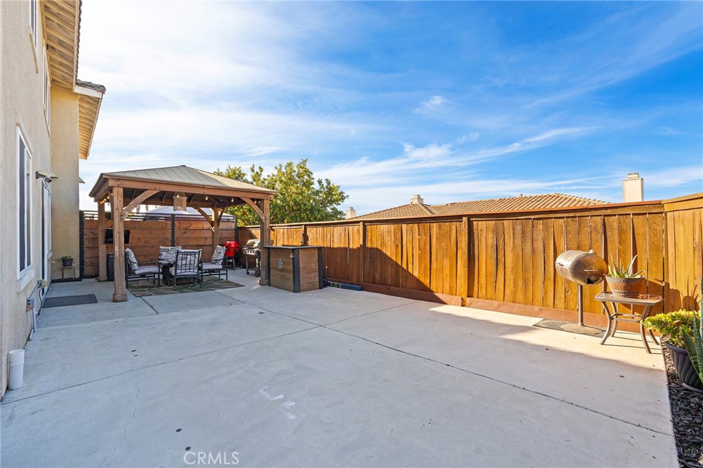 1739 Long Ridge Street