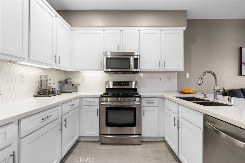 1739 Long Ridge Street