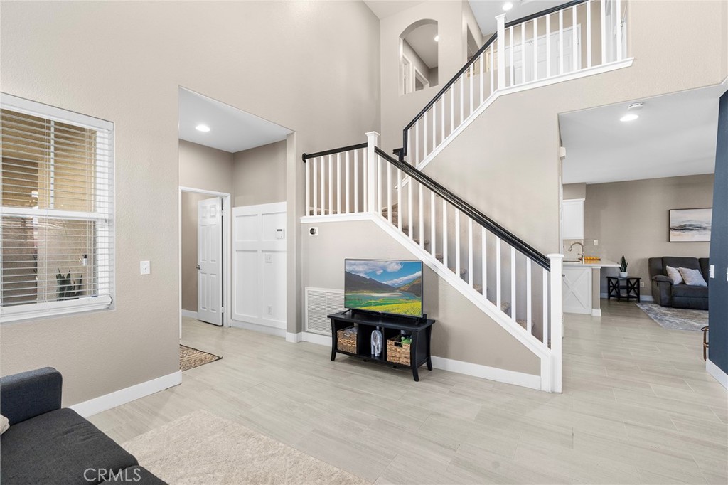 1739 Long Ridge Street