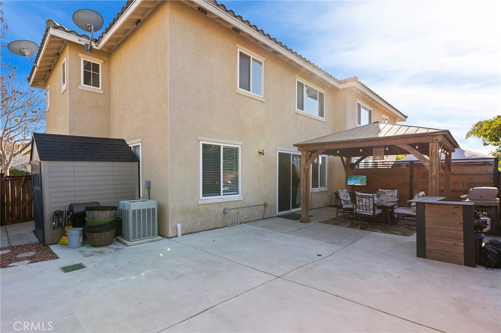 1739 Long Ridge Street