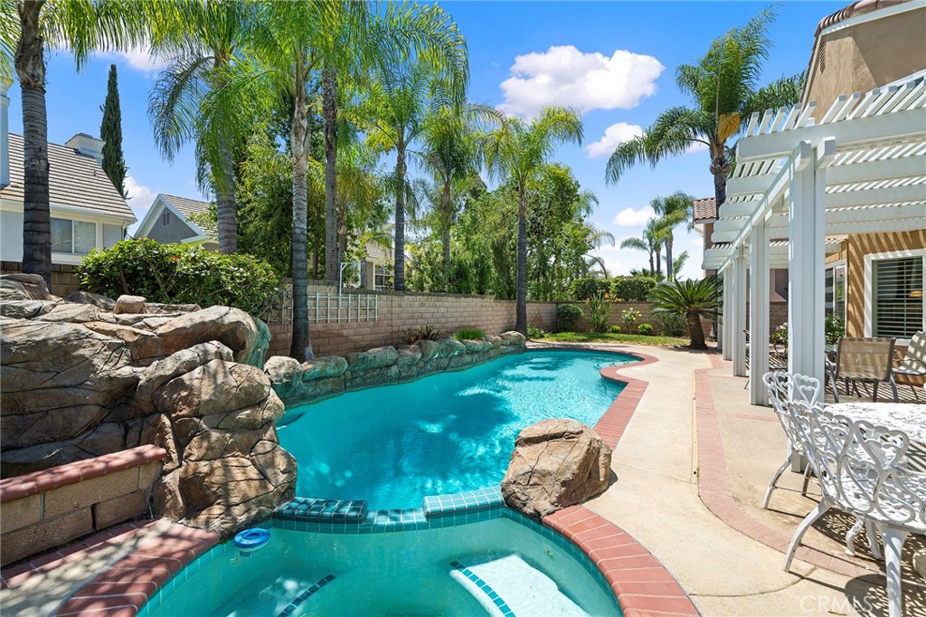 40348 Corte Martinez