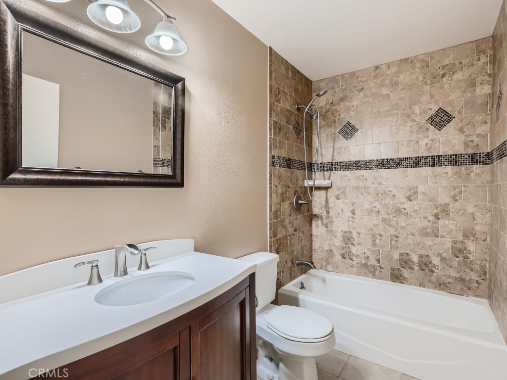 403 Emerald Avenue 6