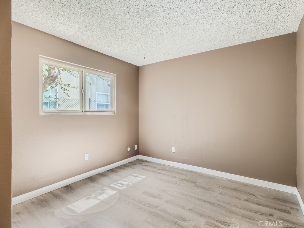 403 Emerald Avenue 6