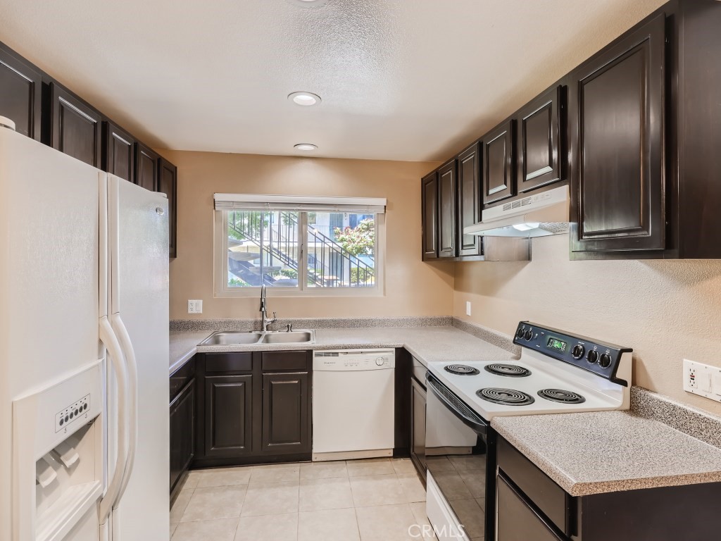 403 Emerald Avenue 6