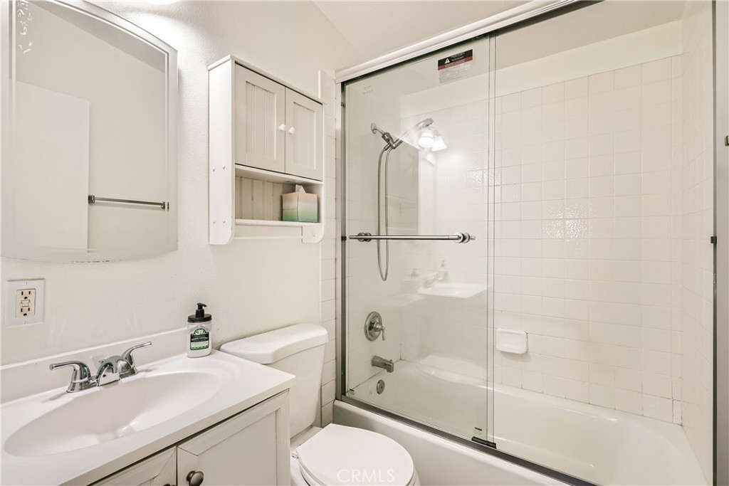 6272 Amber Lake Avenue