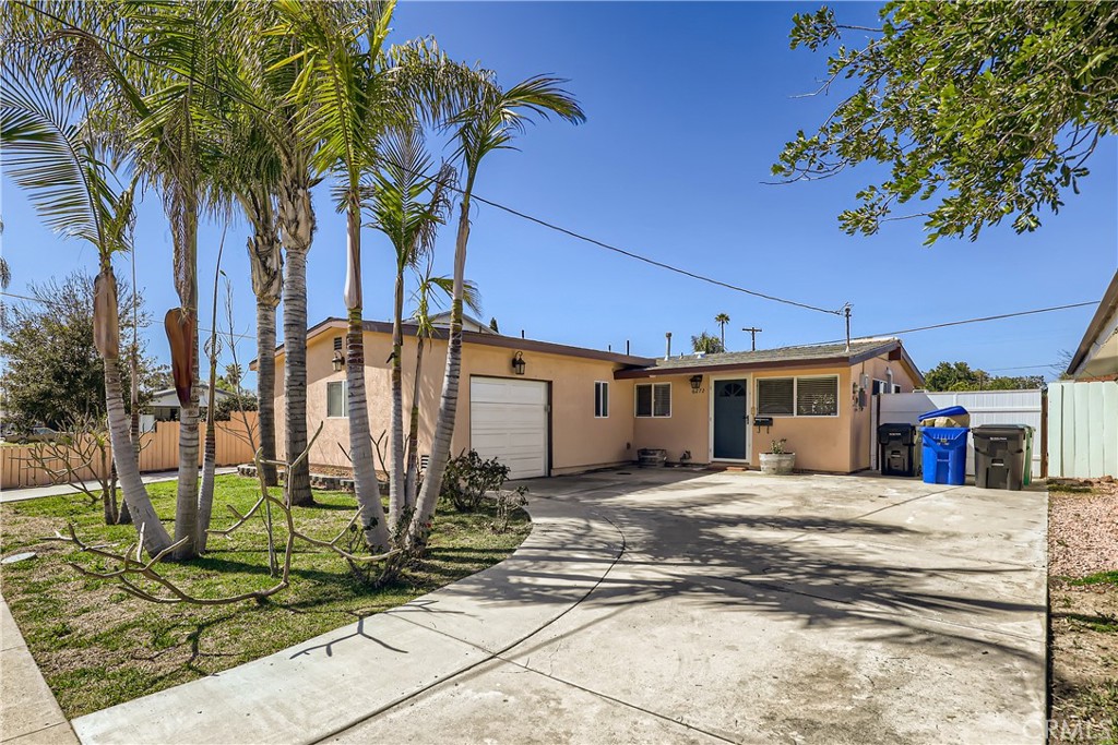 6272 Amber Lake Avenue