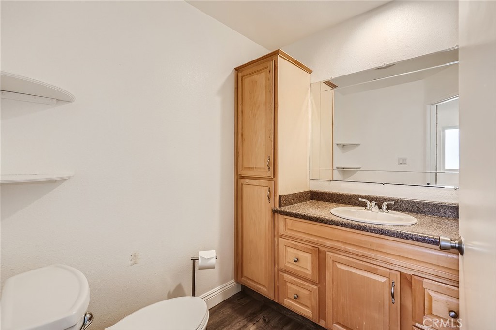 6272 Amber Lake Avenue