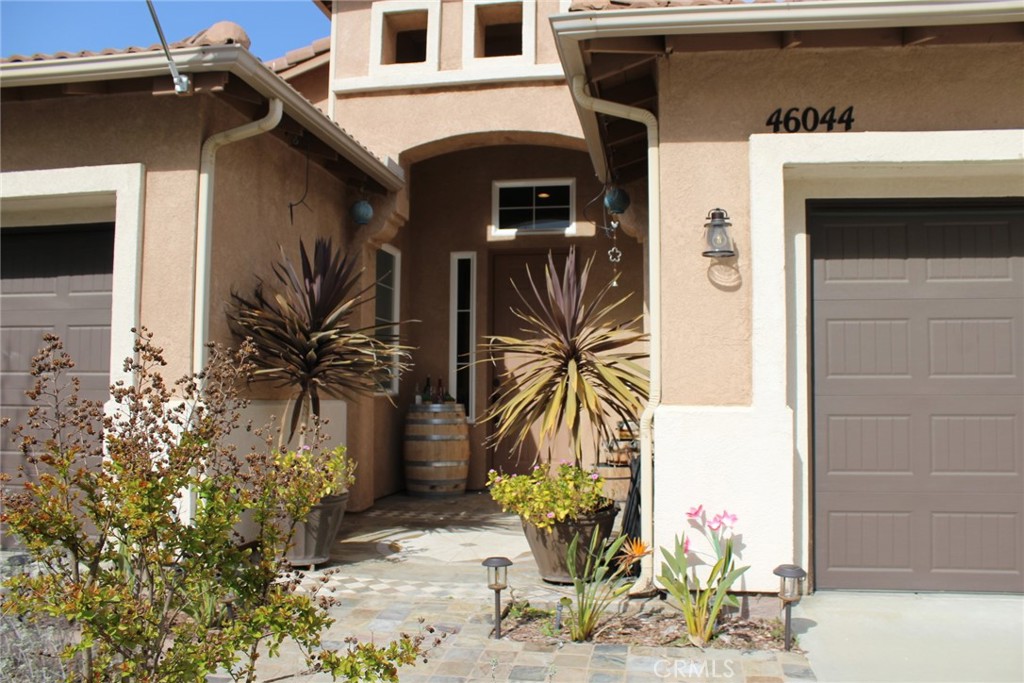 46044 Via La Colorada