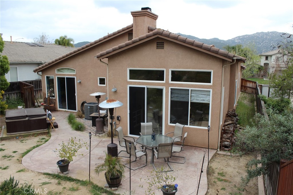 46044 Via La Colorada