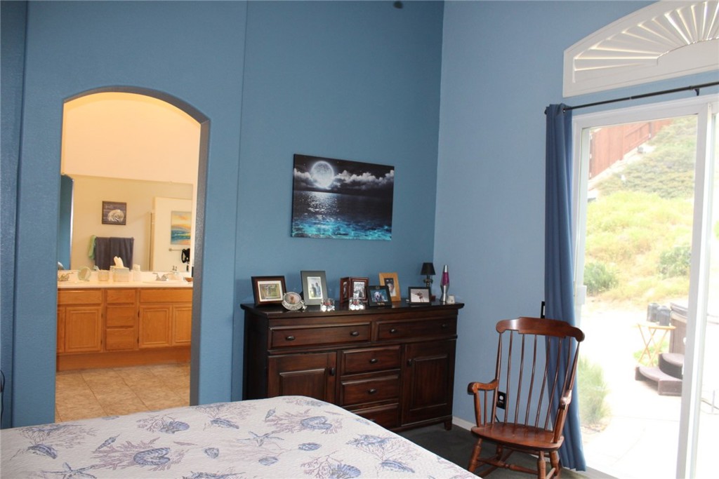 46044 Via La Colorada