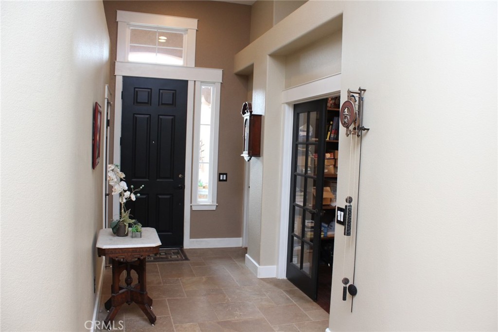 46044 Via La Colorada