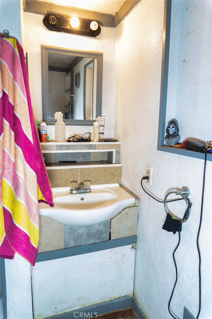 83040 Magnolia Avenue