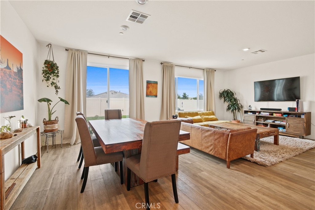 34563 Meadowside Lane