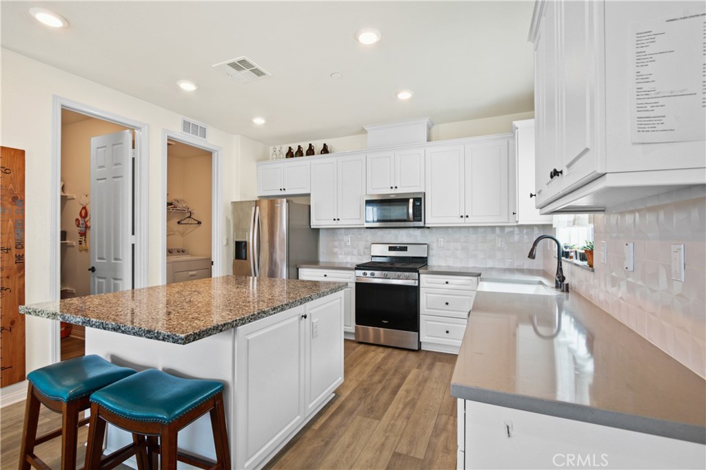 34563 Meadowside Lane