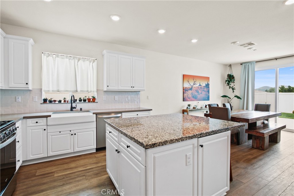 34563 Meadowside Lane