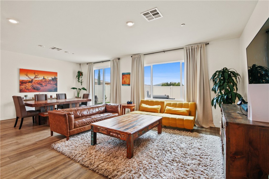 34563 Meadowside Lane