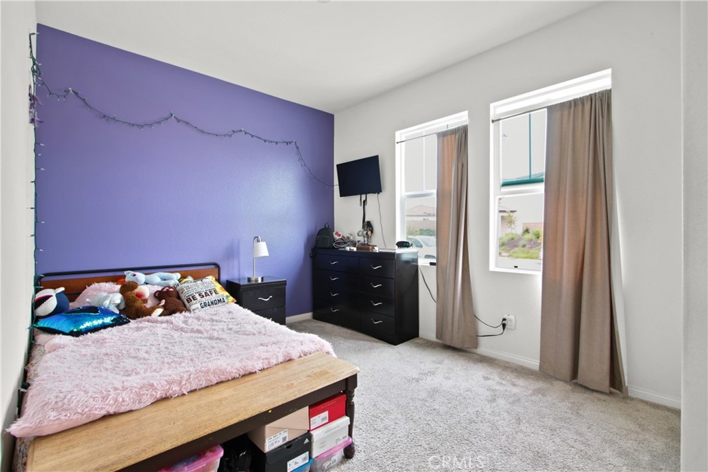 34563 Meadowside Lane