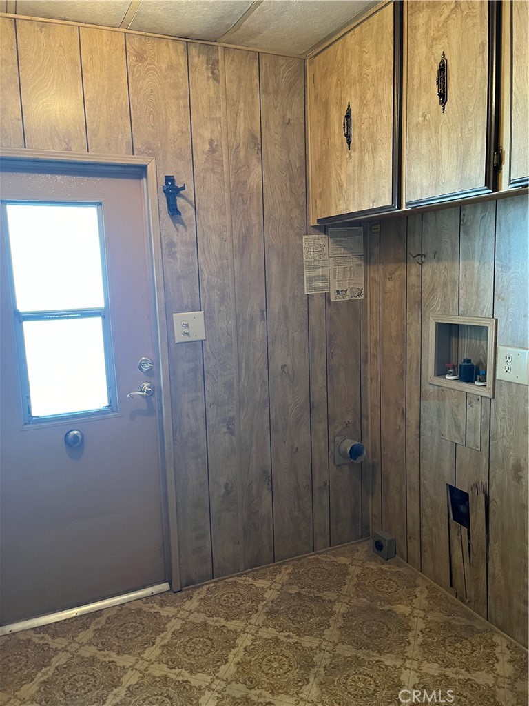 260 N Lyon Avenue 91