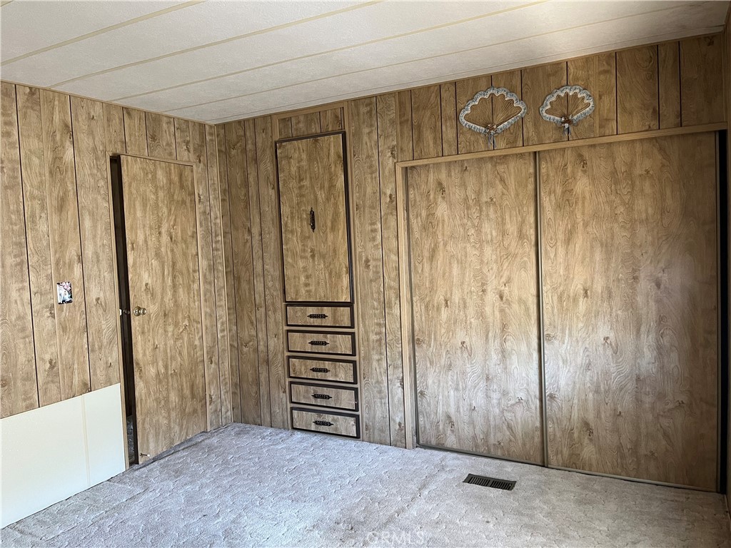 260 N Lyon Avenue 91