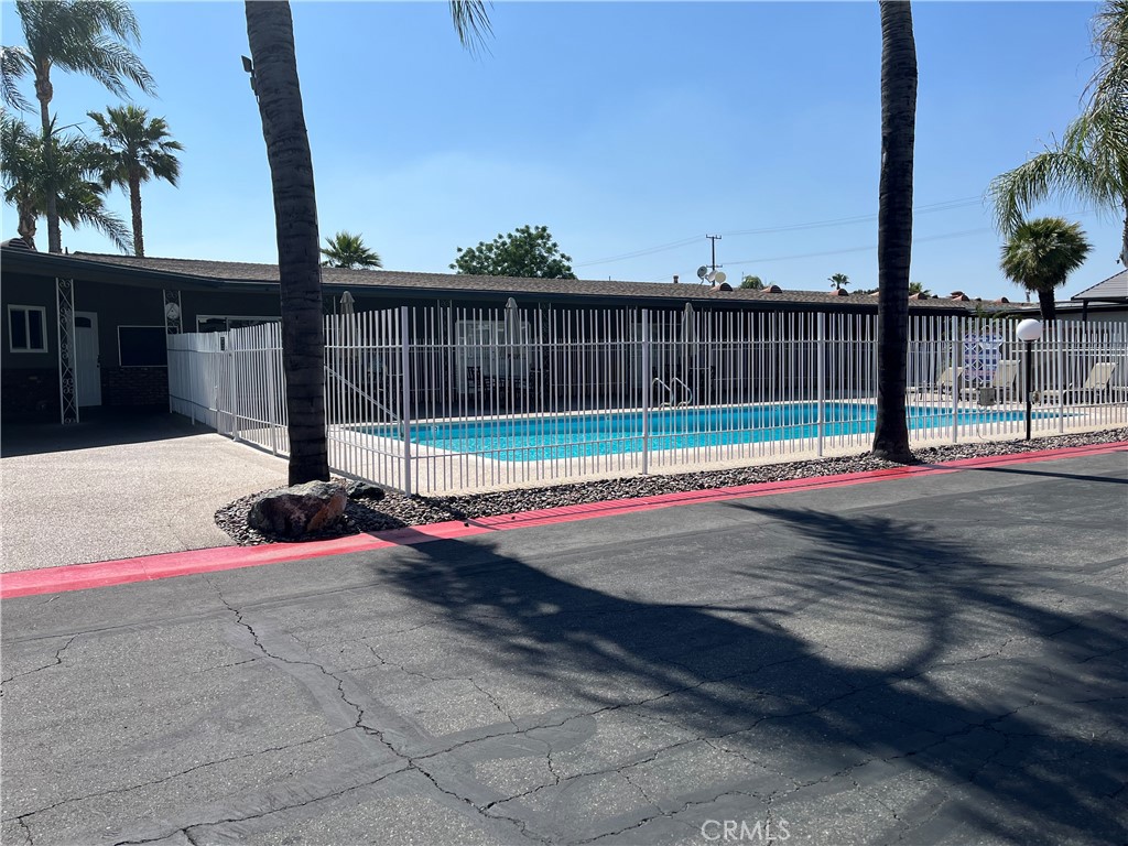 260 N Lyon Avenue 91