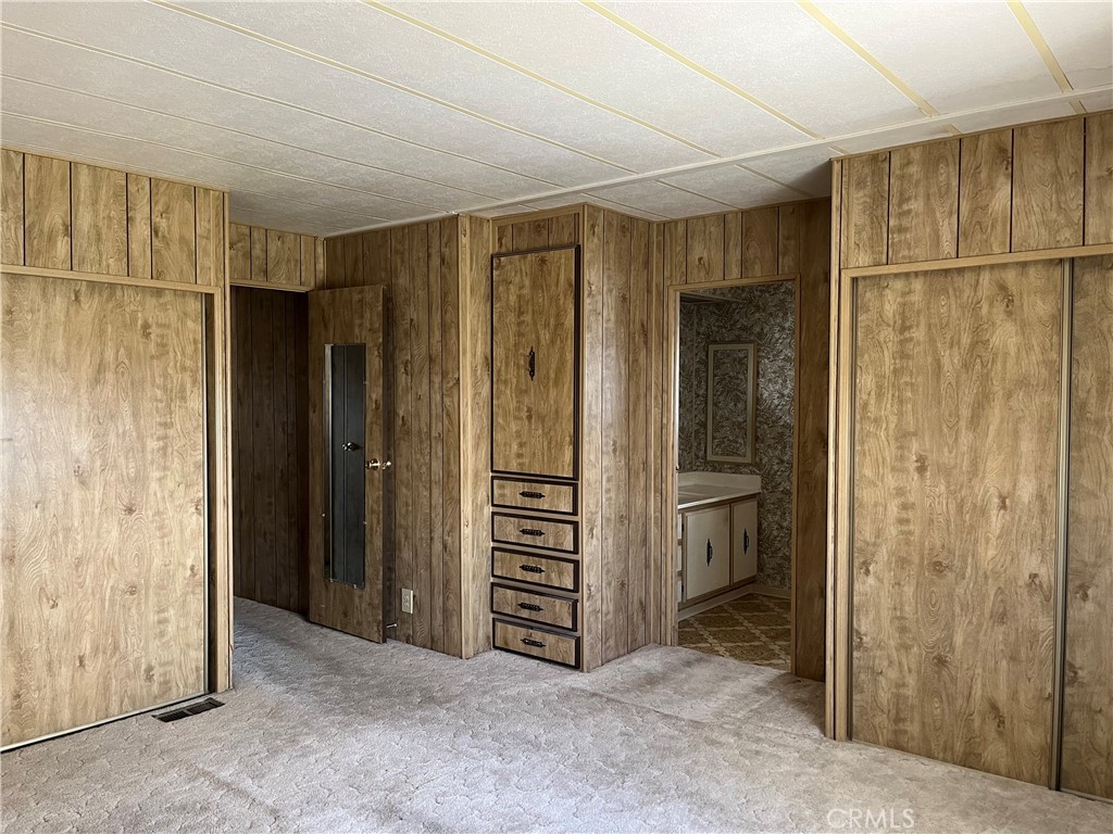 260 N Lyon Avenue 91