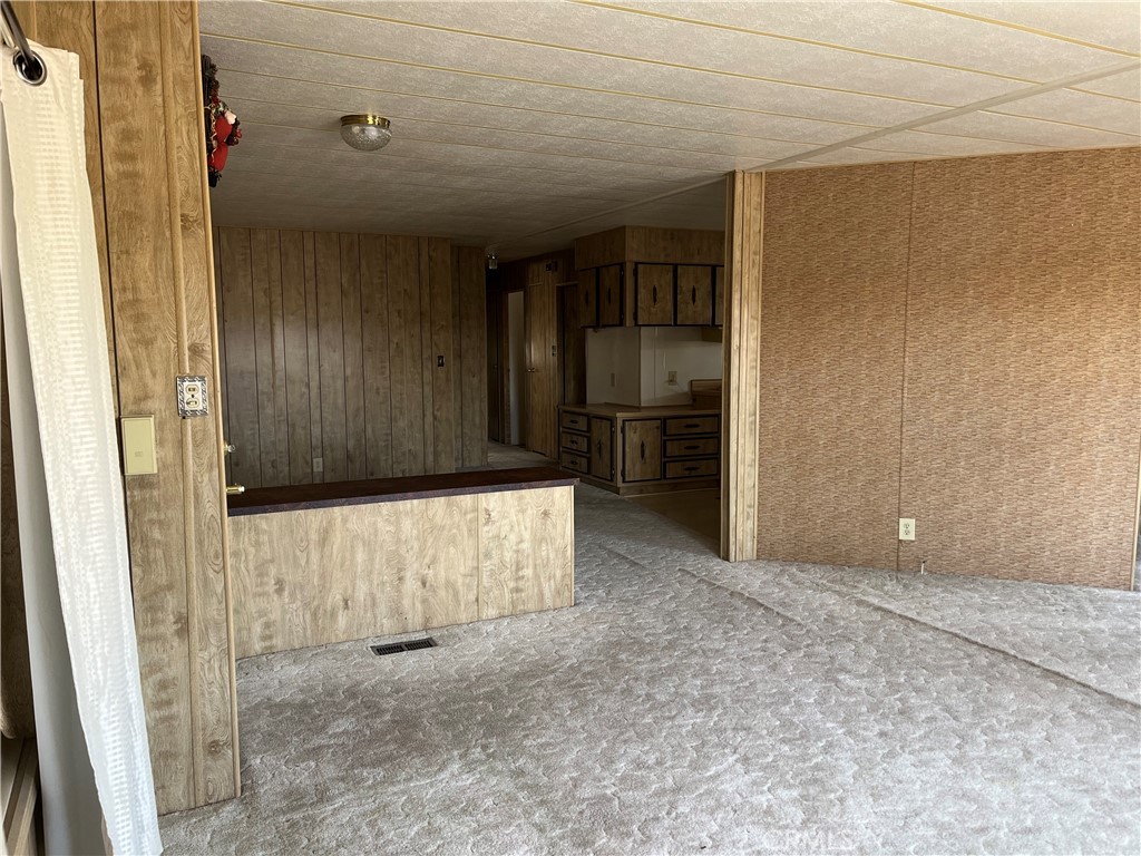 260 N Lyon Avenue 91