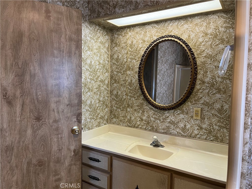 260 N Lyon Avenue 91