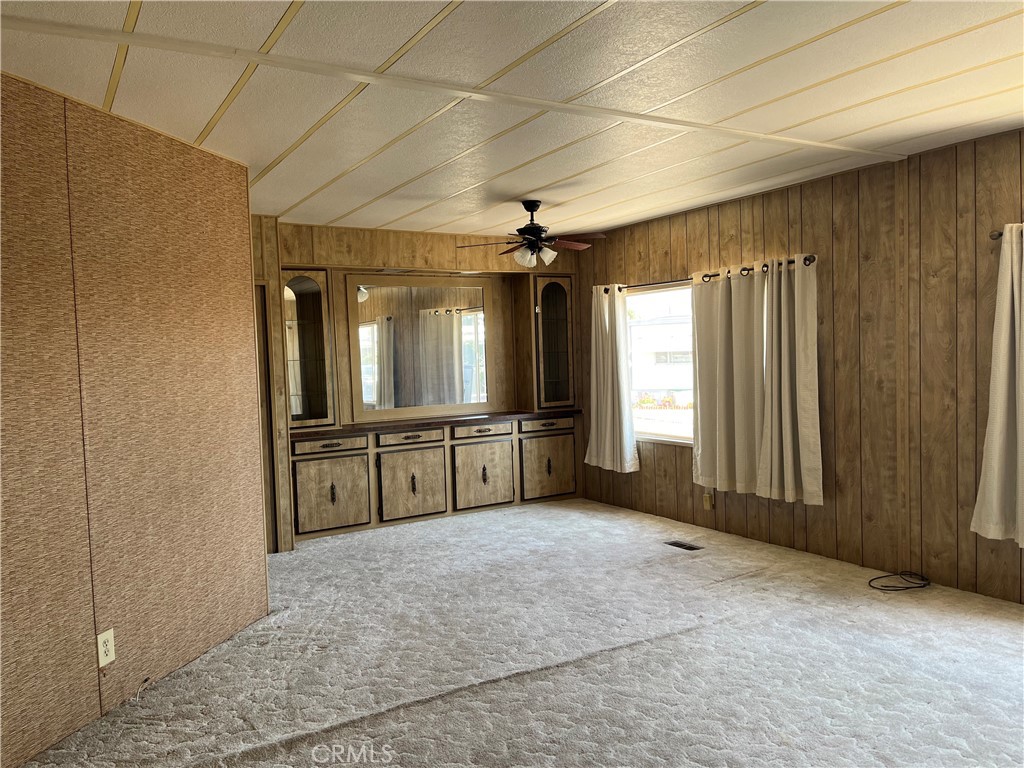 260 N Lyon Avenue 91