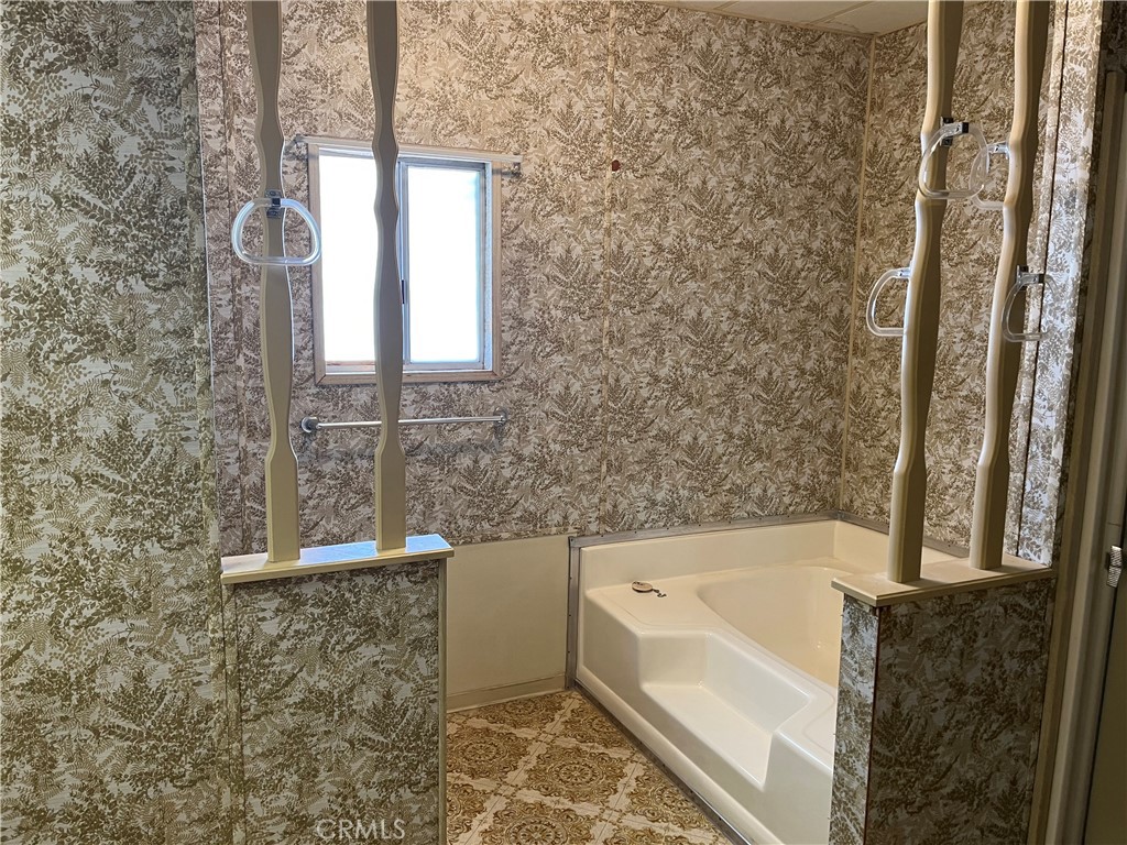 260 N Lyon Avenue 91