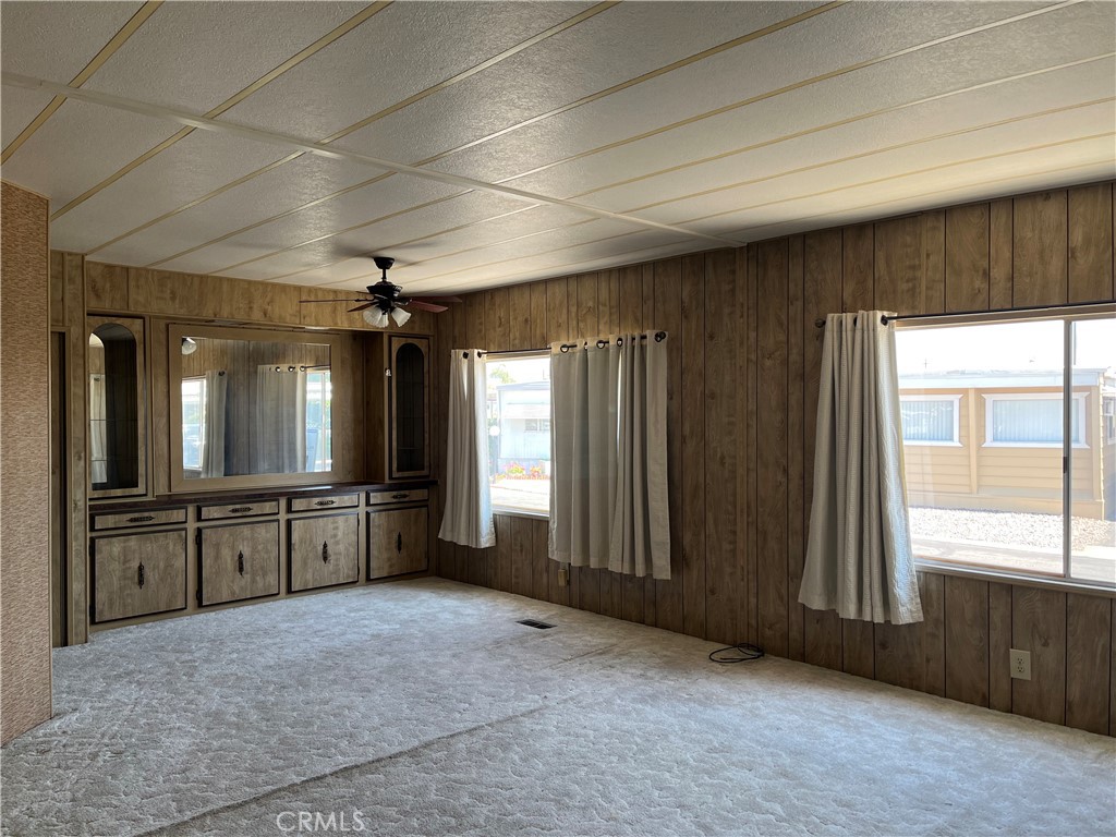 260 N Lyon Avenue 91