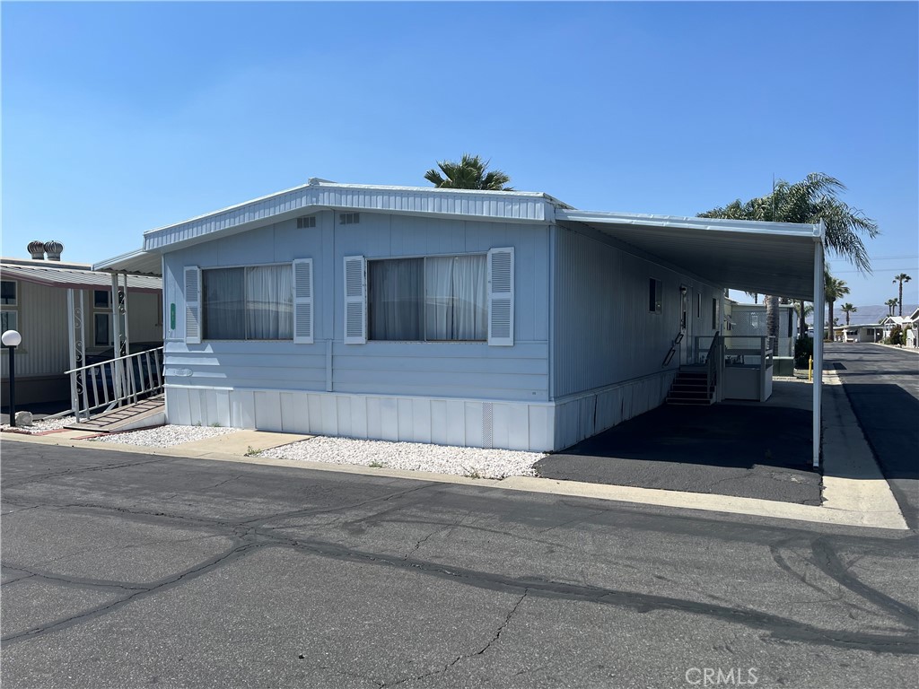 260 N Lyon Avenue 91