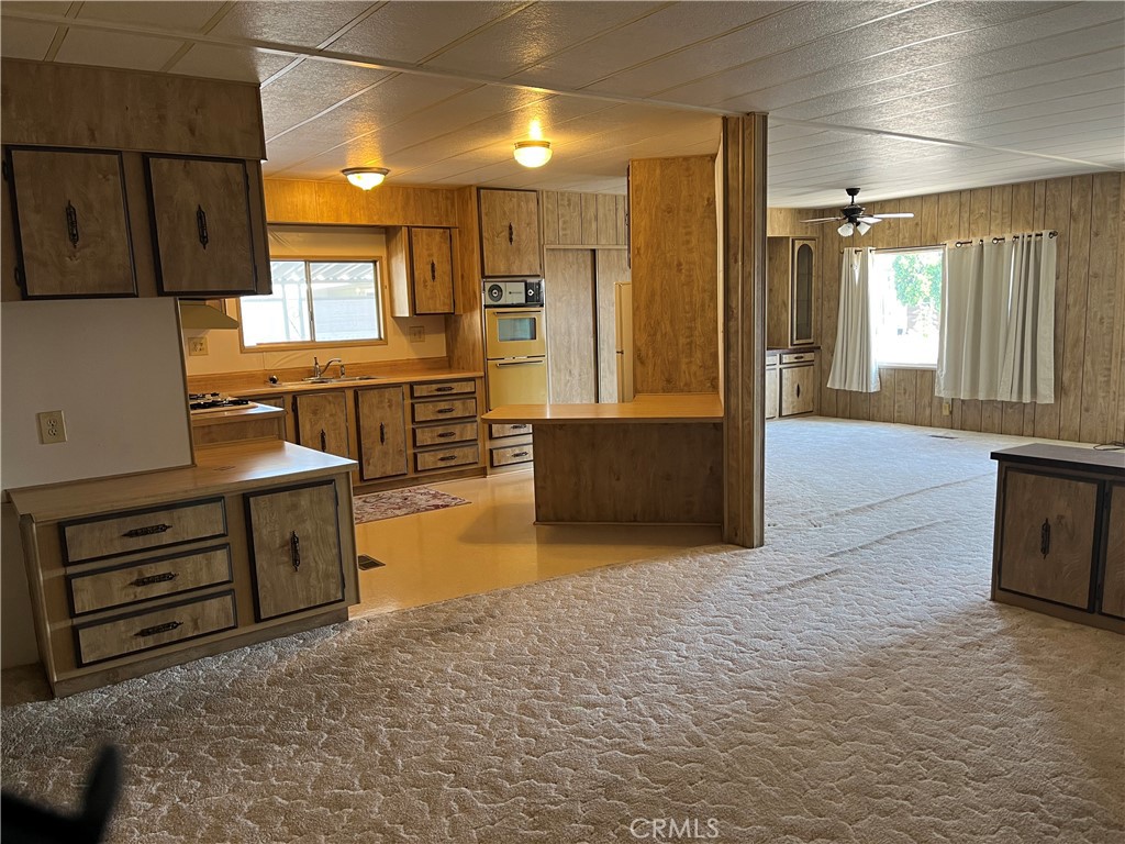 260 N Lyon Avenue 91