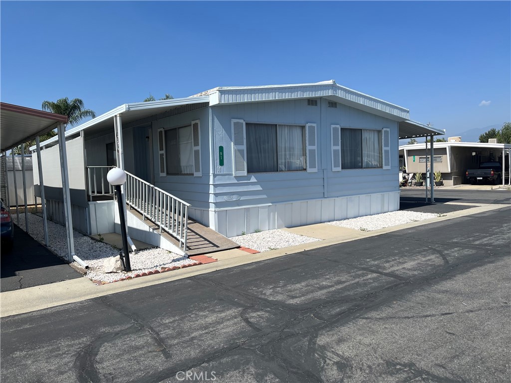 260 N Lyon Avenue 91