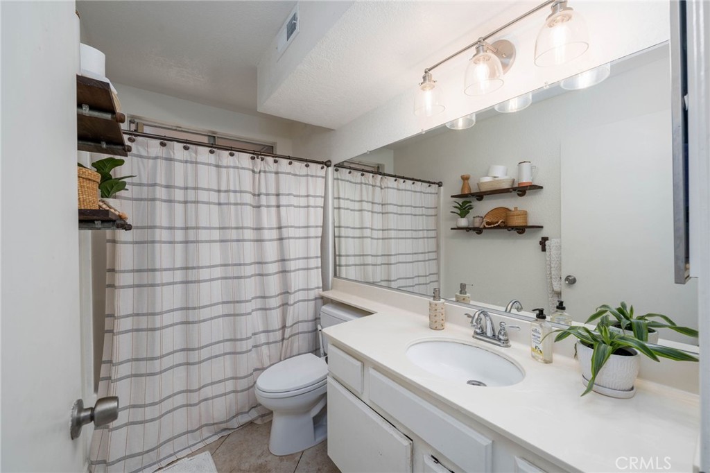 10490 E Briar Oaks Drive B