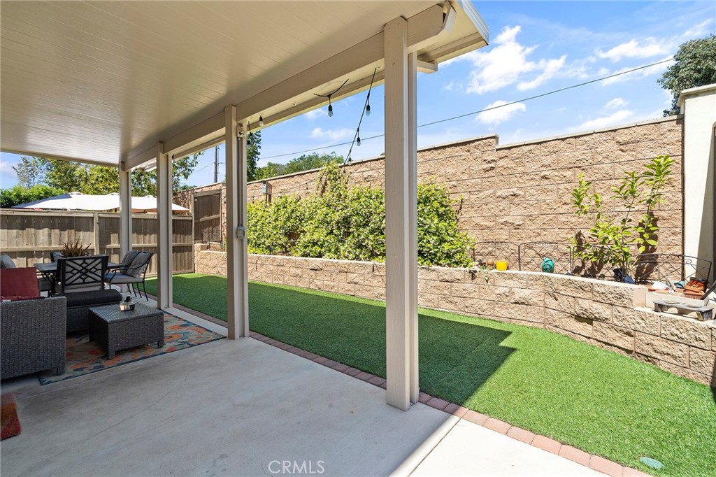 2057 White Alder Lane