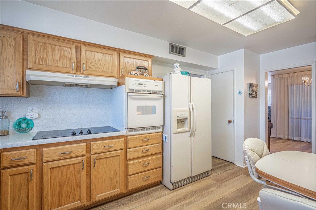 25865 Interlechen Drive