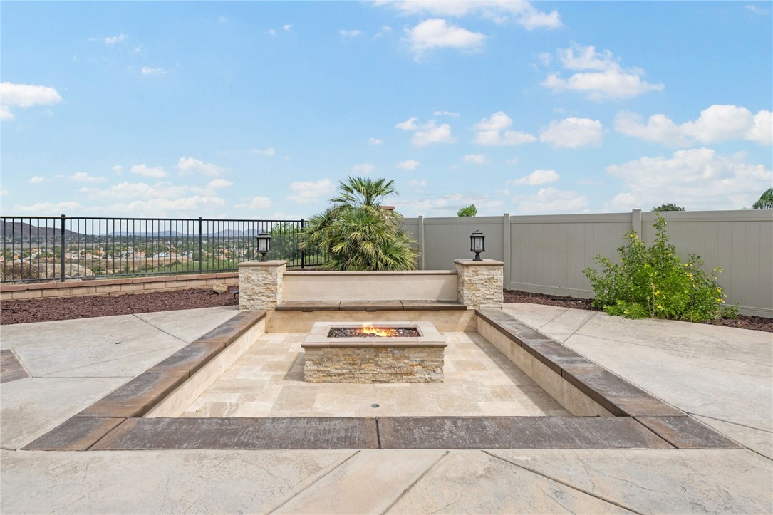 25728 Buffalo Circle