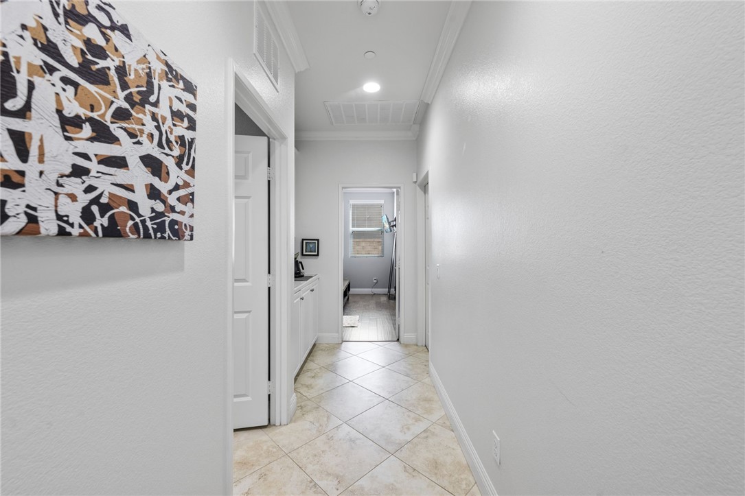 25728 Buffalo Circle