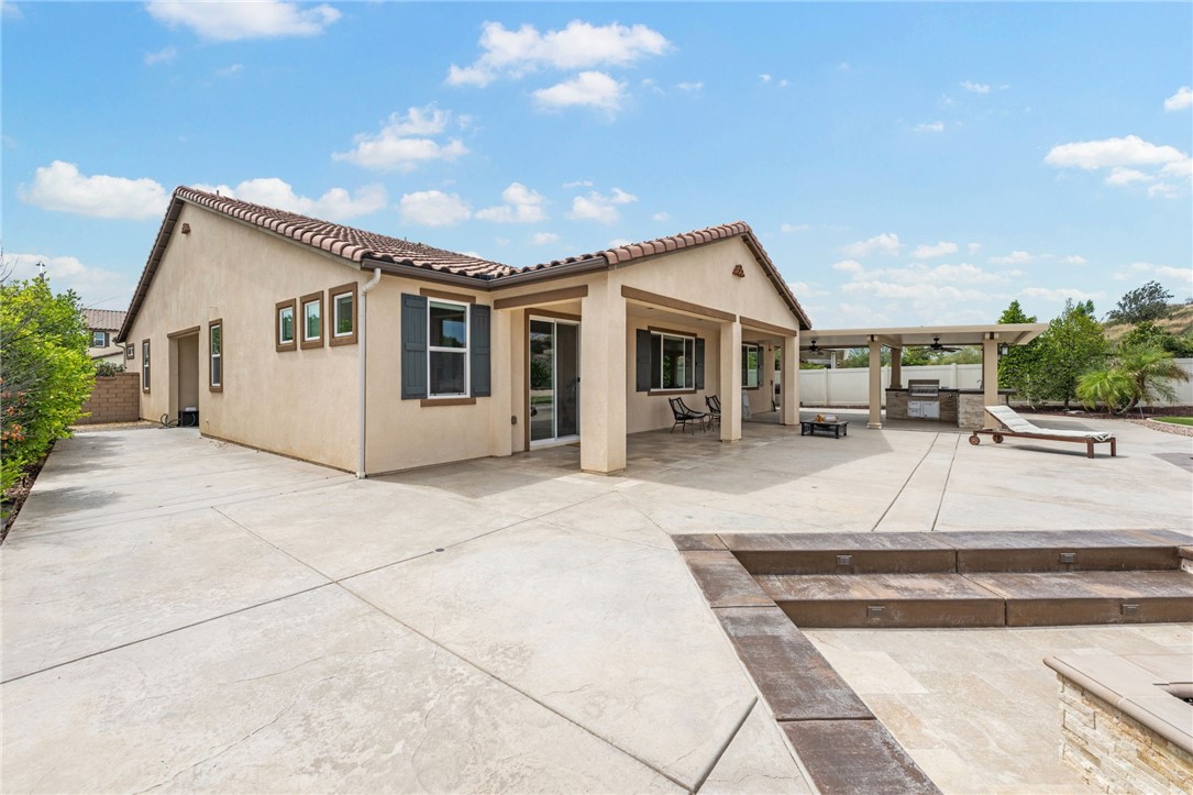 25728 Buffalo Circle
