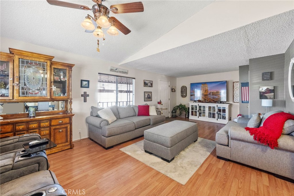 1525 W Oakland Avenue 52