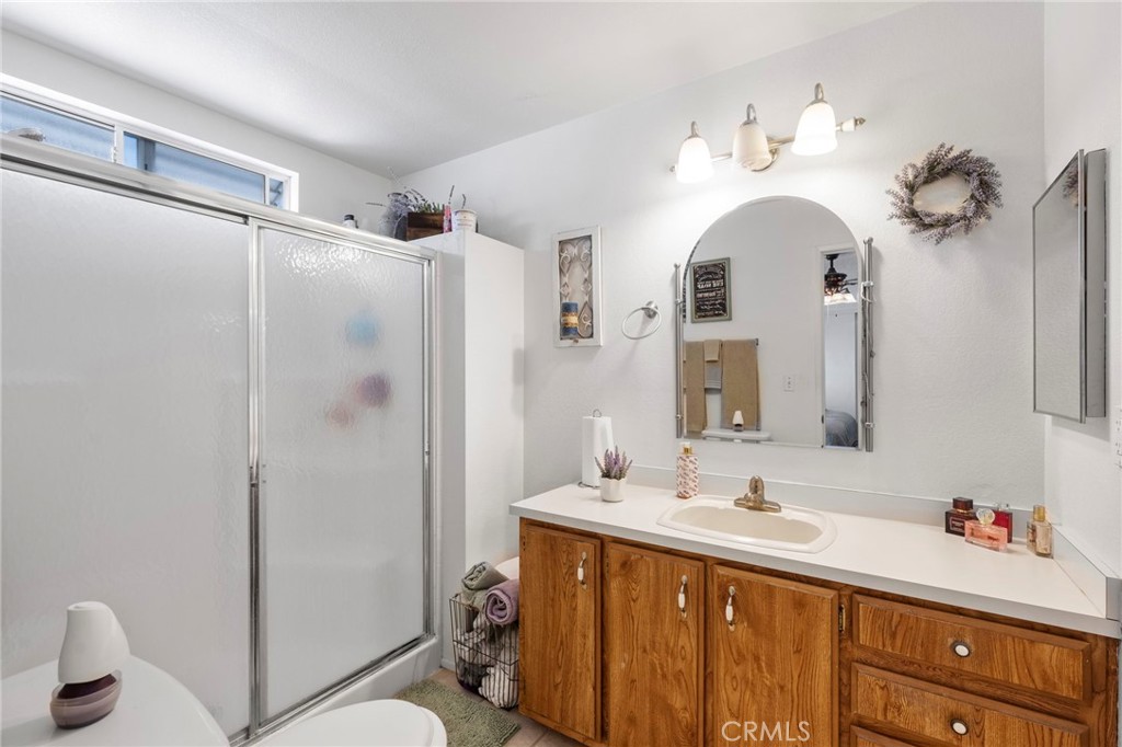 1525 W Oakland Avenue 52