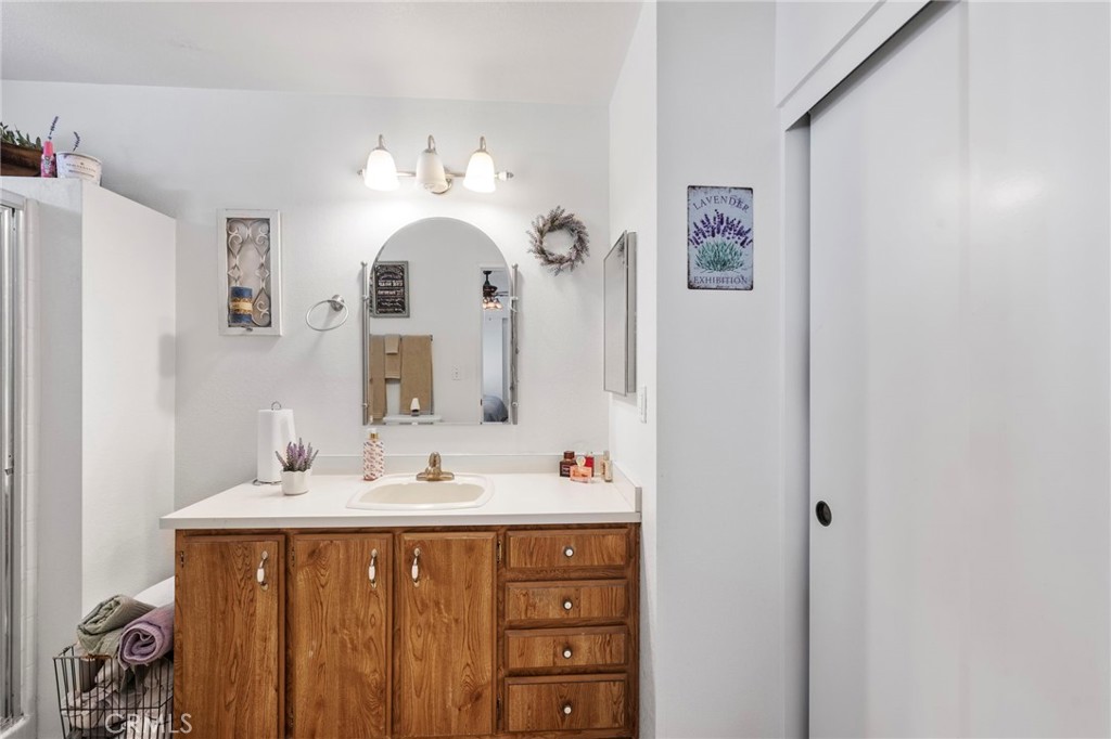 1525 W Oakland Avenue 52