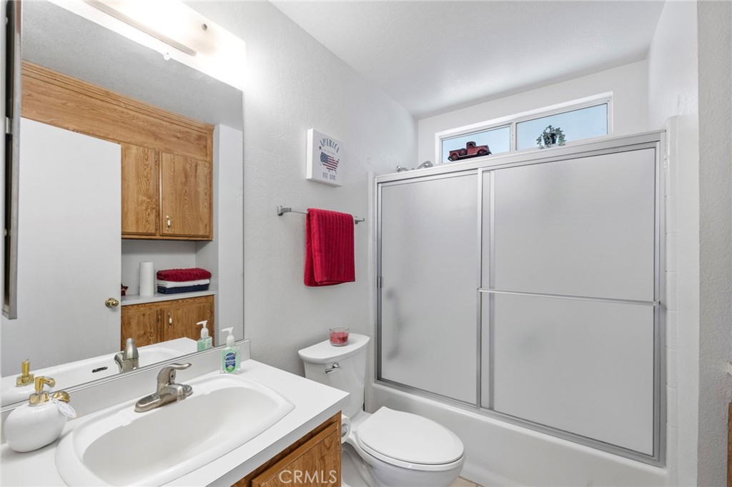 1525 W Oakland Avenue 52