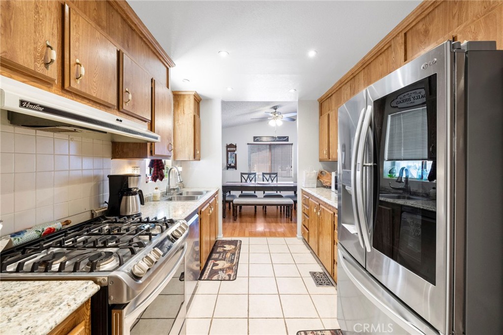 1525 W Oakland Avenue 52